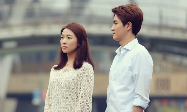 Chồng lạnh nhạt, thờ ơ với vợ khiến tôi say nắng đồng nghiệp