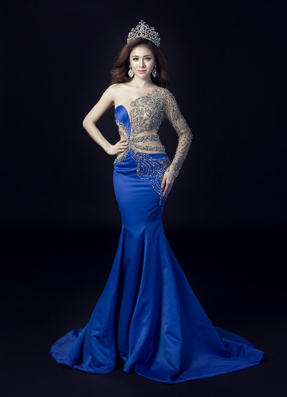 Thư Dung hé lộ trang phục dạ hội nỏng bỏng tại Miss Eco International 2018