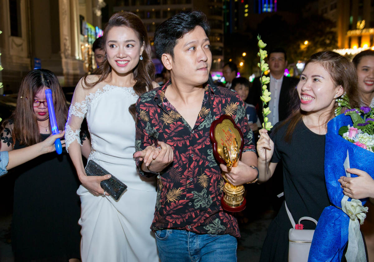 Vì sao Trường Giang dính loạt bê bối vẫn kiếm tiền bất chấp?