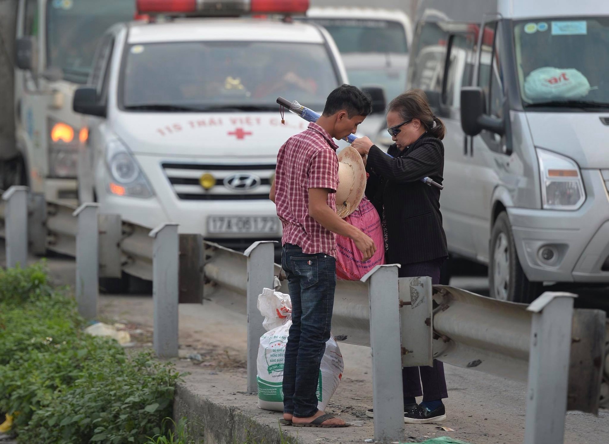 Tai nạn trước giờ cao điểm tại Giải Phóng - Ngọc Hồi, cửa ngõ phía Nam ùn tắc nghiêm trọng