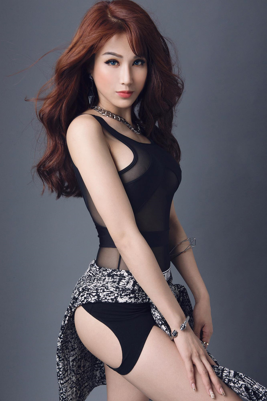 Diệp Lâm Anh trước khi lấy chồng giàu: Hát, diễn, làm mẫu... đều nhạt