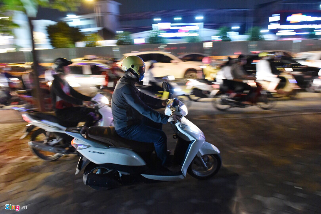 Nhiều ngả đường Sài Gòn, Hà Nội kẹt cứng trước ngày nghỉ lễ 30/4