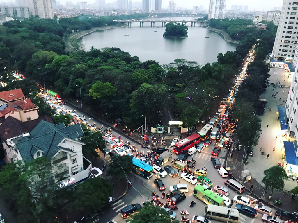 Nhiều ngả đường Sài Gòn, Hà Nội kẹt cứng trước ngày nghỉ lễ 30/4