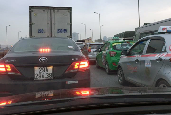 Nhiều ngả đường Sài Gòn, Hà Nội kẹt cứng trước ngày nghỉ lễ 30/4