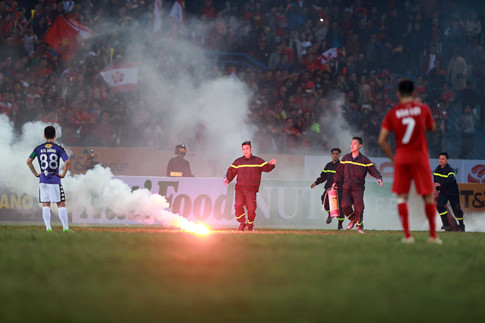 CLB Hải Phòng chỉ bị tăng tiền phạt vì khán giả đốt pháo sáng