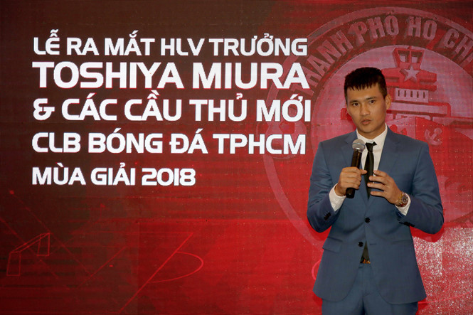 Bầu Đức và bầu Tú đình chiến, Công Vinh khoe thêm tin vui bóng đá