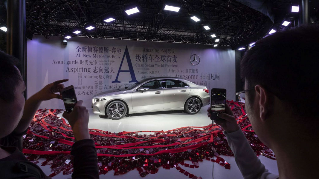 Mercedes-Benz A-Class Sedan 2019 phiên bản trục cơ sở dài ra mắt Mercedes-Benz A-Class Sedan 2019 phiên bản trục cơ sở dài ra mắt