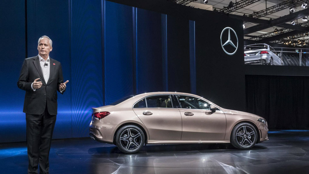 Mercedes-Benz A-Class Sedan 2019 phiên bản trục cơ sở dài ra mắt Mercedes-Benz A-Class Sedan 2019 phiên bản trục cơ sở dài ra mắt