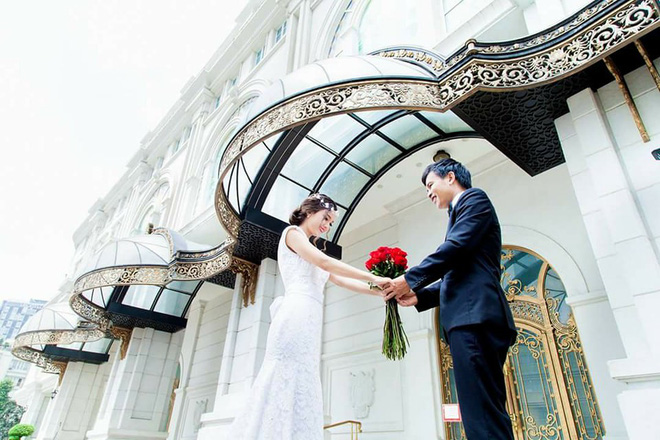 Chuyện tình như cái bình màu hồng – câu chuyện ngôn tình đẹp muốn xỉu của cặp đôi thầy trò đáng yêu nhất Sài thành