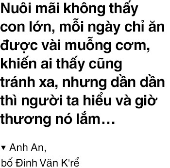 Chuyện cổ tích có thật về người thầy hiệu trưởng - cha nuôi của cậu bé tí hon 10 tuổi nặng 3,9 kg Chuyện cổ tích có thật về người thầy hiệu trưởng - cha nuôi của cậu bé tí hon 10 tuổi nặng 3,9 kg
