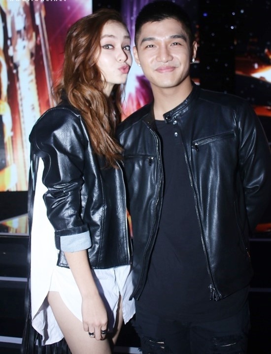 Hội người yêu cũ V-biz đứng chung khung hình: Người ‘kết đồng minh’, kẻ không nhìn mặt