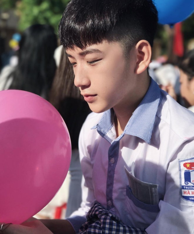 Hot boy mới của Nghệ An sinh năm 2001 đang khiến dân tình lùng sục: Cao 1m72, mặt baby hết ý! Hot boy mới của Nghệ An sinh năm 2001 đang khiến dân tình lùng sục: Cao 1m72, mặt baby hết ý!