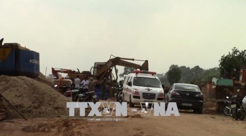 Một công nhân tử vong do máy xúc đất va trúng đầu tại Bình Dương