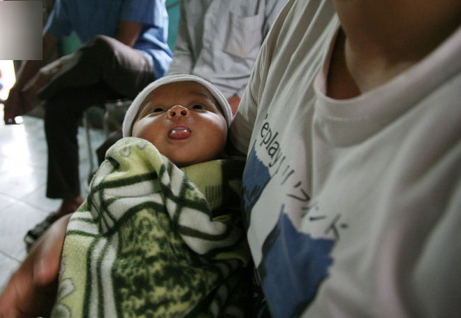 Người mẹ trẻ bị sét đánh tử vong: Con trai 45 ngày tuổi liên tục mớm miệng tìm sữa mẹ