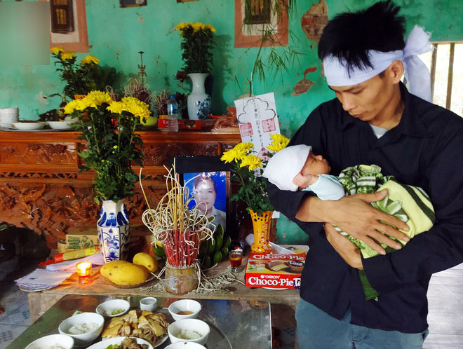 Người mẹ trẻ bị sét đánh tử vong: Con trai 45 ngày tuổi liên tục mớm miệng tìm sữa mẹ