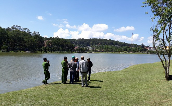 Phát hiện thi thể người đàn ông dưới hồ Xuân Hương