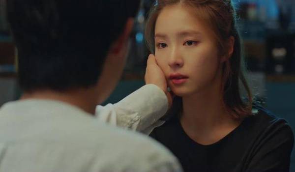 Biết tin tình cũ của chồng đột ngột qua đời, tôi mới hiểu tại sao 3 năm qua anh chưa từng về nhà ngủ qua đêm