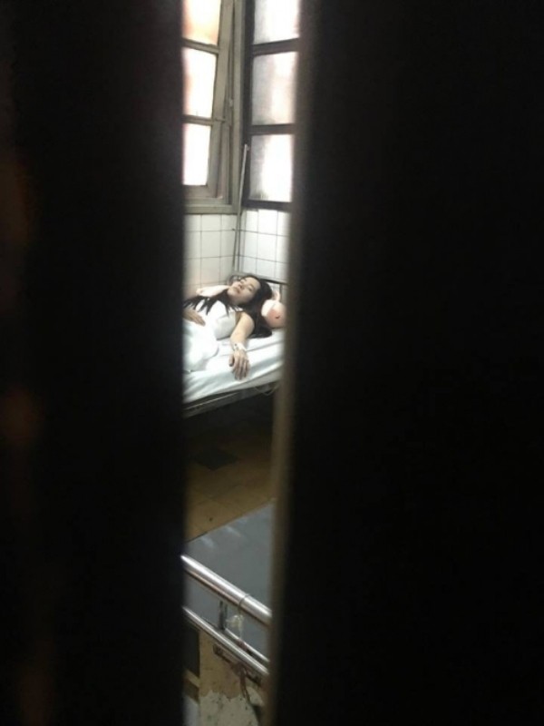 Từ khi nào bệnh viện lại trở thành nơi lánh nạn của sao Việt sau mỗi lần đối mặt với scandal tình ái thế này?