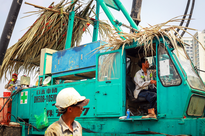 Người Sài Gòn vật vã trong nắng nóng oi bức