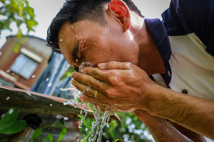 Người Sài Gòn vật vã trong nắng nóng oi bức