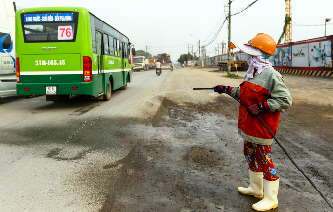 Người Sài Gòn vật vã trong nắng nóng oi bức
