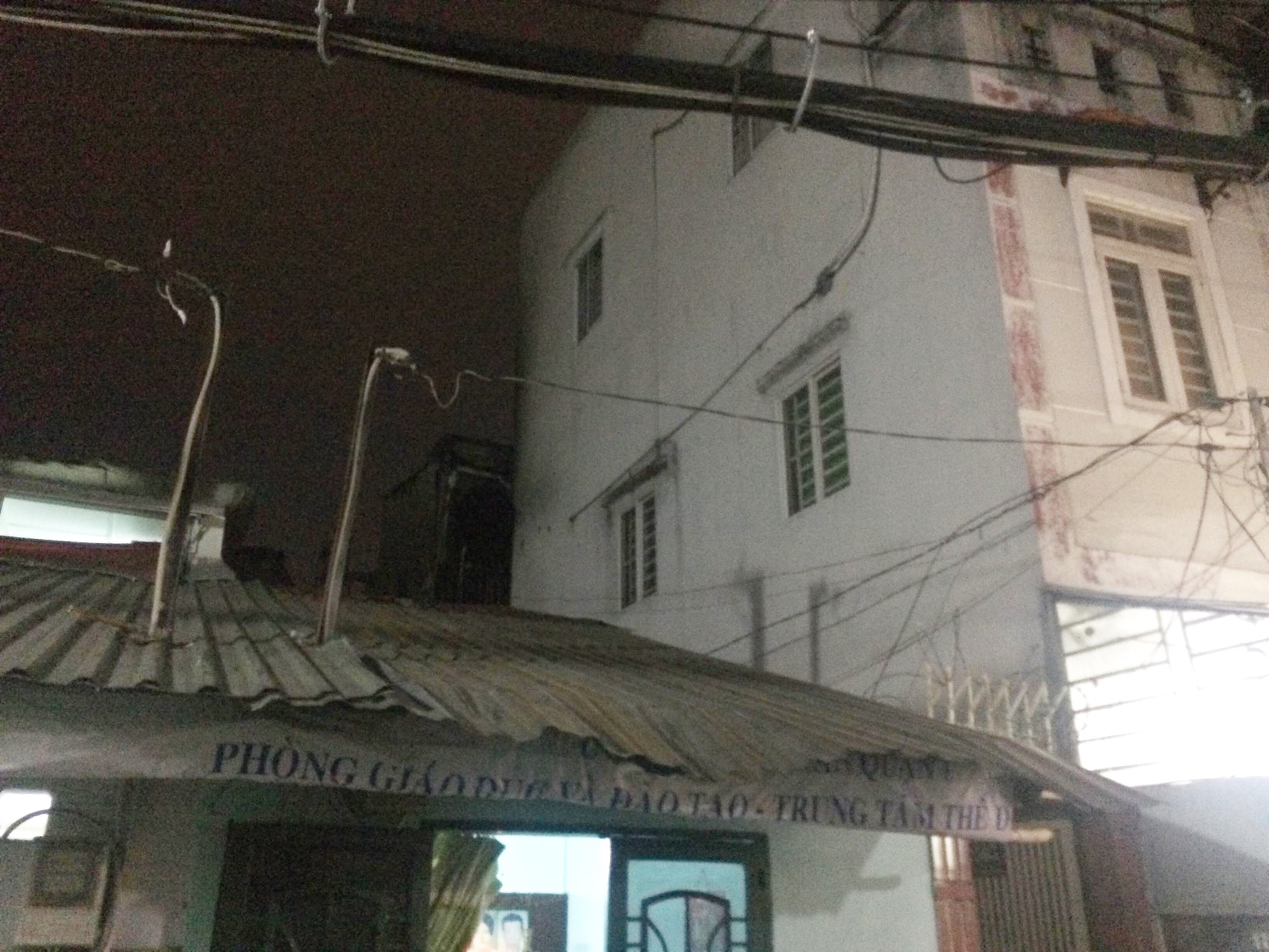 Cháy nhà trong hẻm ở Sài Gòn, cụ bà 70 tuổi tử vong