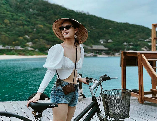 Ngắm street style du lịch đẹp quên lối về của sao Việt để tìm ý tưởng diện đồ cho chuyến du lịch cuối tuần