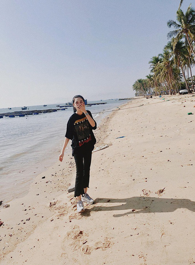 Ngắm street style du lịch đẹp quên lối về của sao Việt để tìm ý tưởng diện đồ cho chuyến du lịch cuối tuần