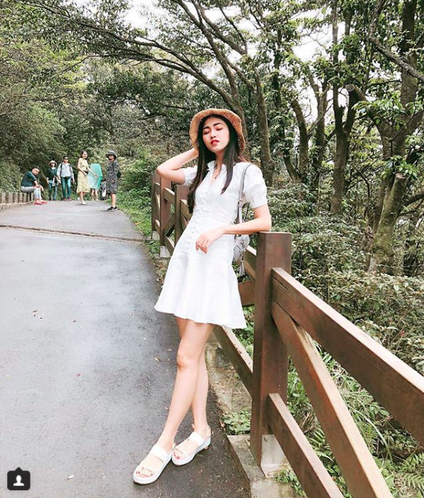 Ngắm street style du lịch đẹp quên lối về của sao Việt để tìm ý tưởng diện đồ cho chuyến du lịch cuối tuần