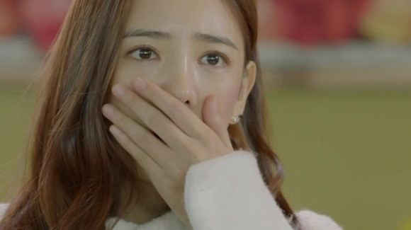 Ngày lễ, gia đình tôi náo loạn vì cô giúp việc có thai với...bố chồng