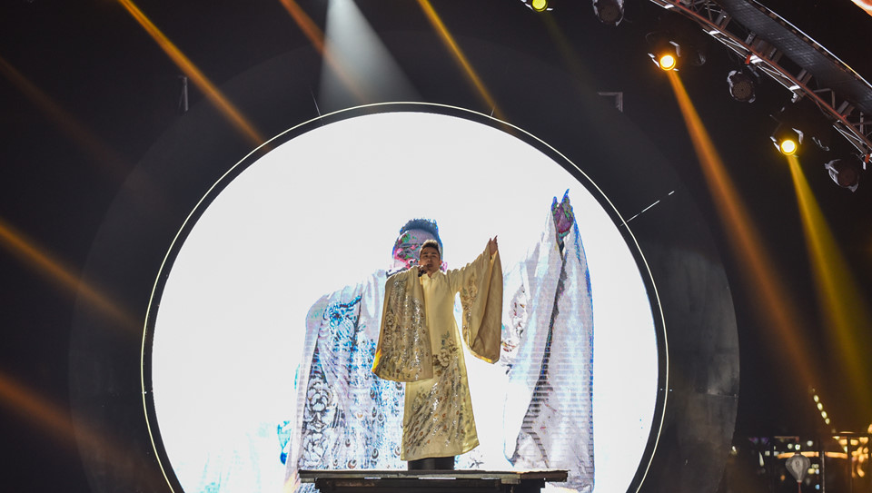 Đêm hội Carnaval Hạ Long tràn ngập màu sắc