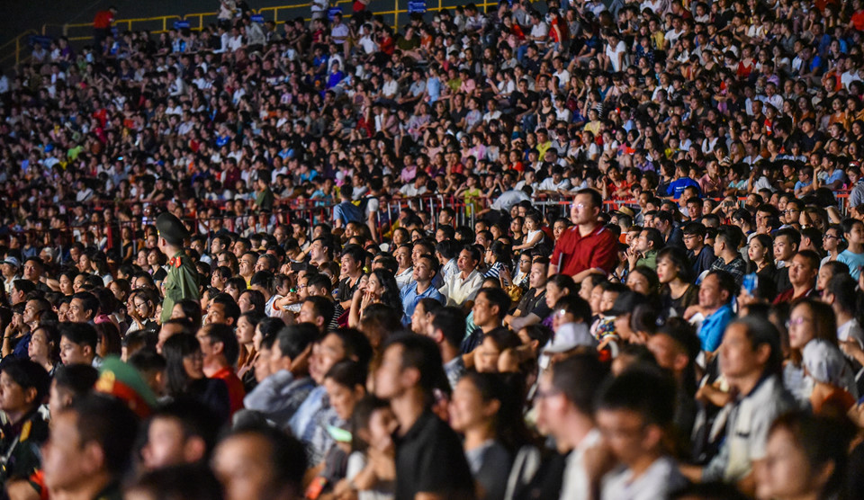 Đêm hội Carnaval Hạ Long tràn ngập màu sắc