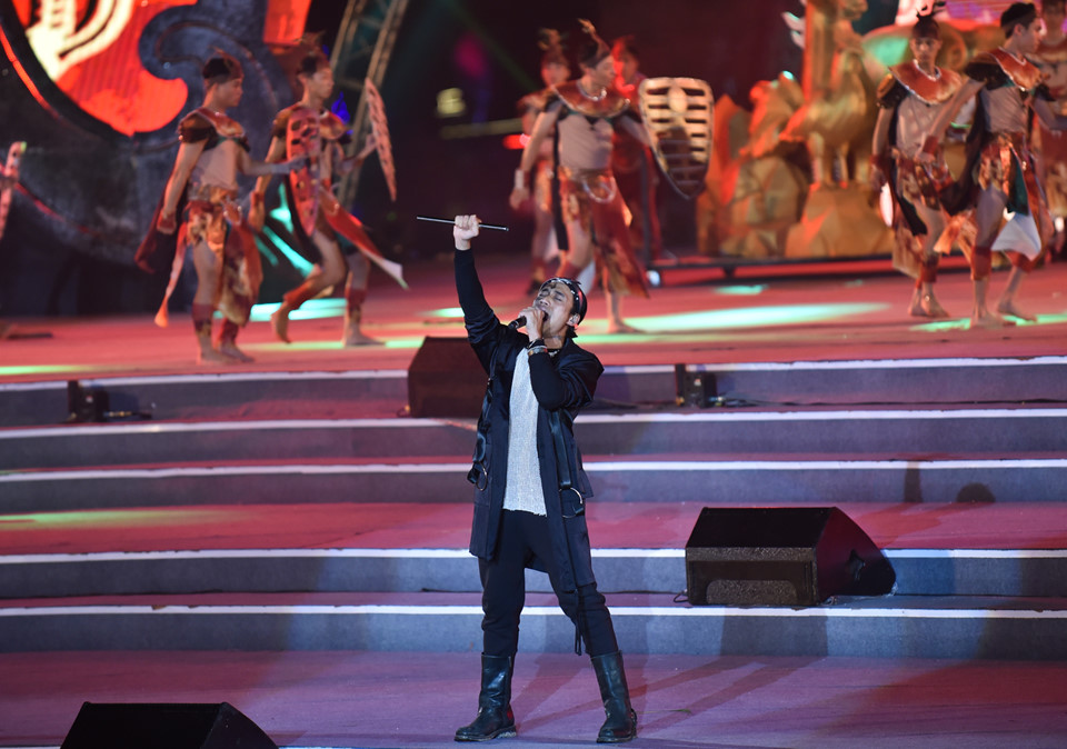 Đêm hội Carnaval Hạ Long tràn ngập màu sắc