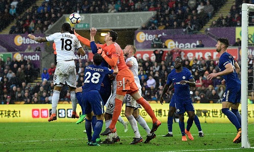 Fabregas ghi bàn quyết định, Chelsea nuôi hy vọng vào top bốn