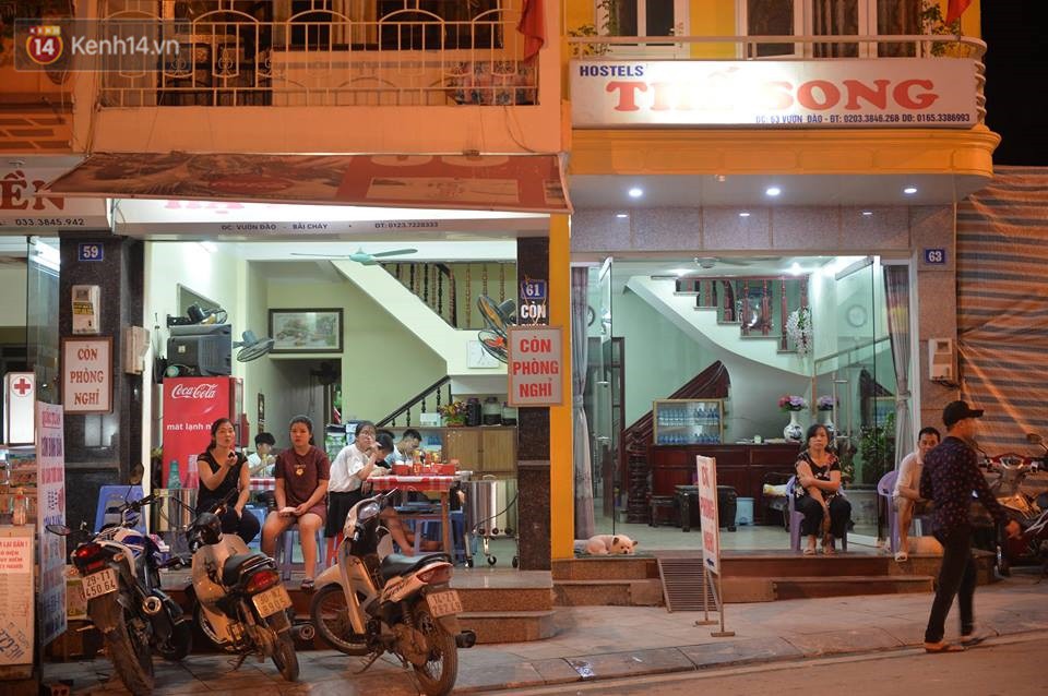 Nghỉ lễ 30/4 - 1/5: Nhà nghỉ, khách sạn đồng loạt tăng giá nhưng vẫn cháy phòng, vé xe khách khan hiếm