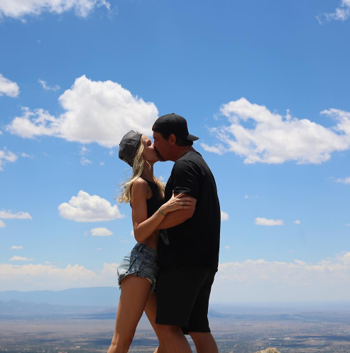 Cuộc sống thật của Thanos: Công tử Hollywood hư hỏng, 16 tuổi nghiện ma túy, 46 tuổi nghiện rượu