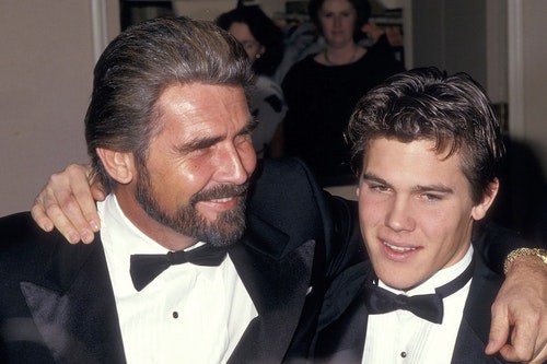 Cuộc sống thật của Thanos: Công tử Hollywood hư hỏng, 16 tuổi nghiện ma túy, 46 tuổi nghiện rượu