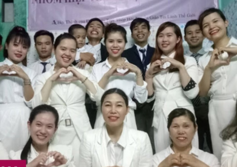 Thêm hàng chục học sinh, sinh viên theo Hội Thánh Đức Chúa Trời