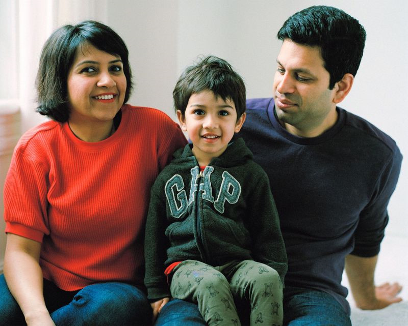 Dài cổ chờ thẻ xanh Mỹ, nhiều người chuyển hướng qua Canada