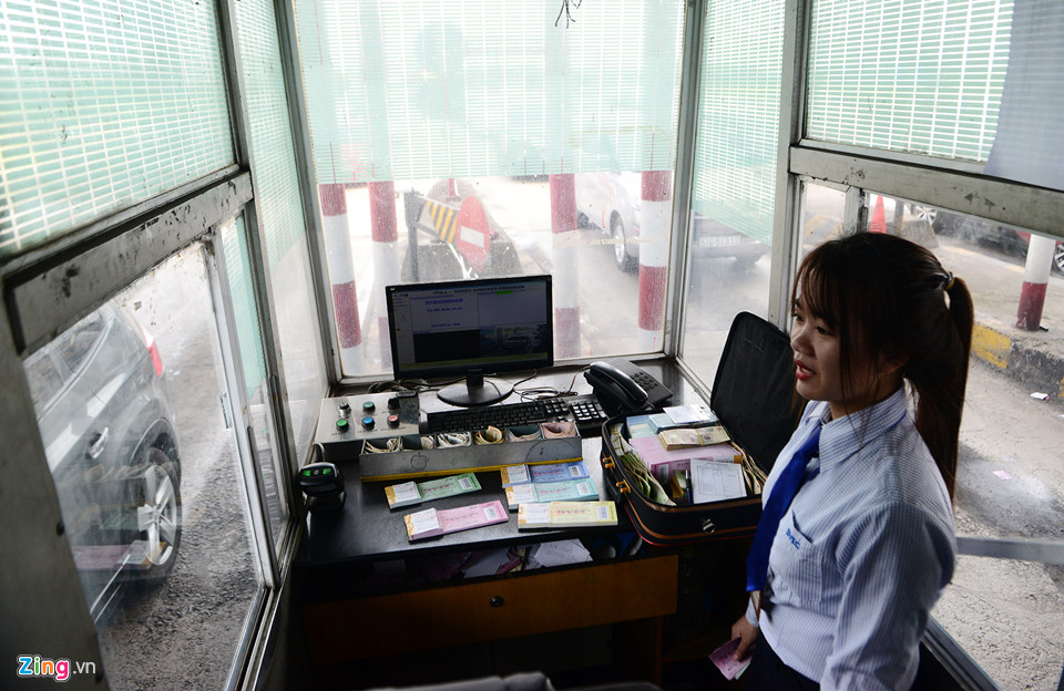 Trạm thu phí ở Vũng Tàu xả cửa vì người dân ùn ùn đi nghỉ lễ