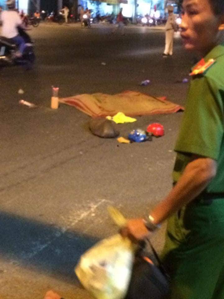 Va chạm liên hoàn, cô gái trẻ bị xe tải cuốn vào gầm rồi kéo lê tử vong tại chỗ