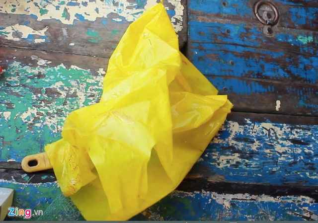 Tìm thấy thi thể người phụ nữ lái đò nghi bị giết, cướp