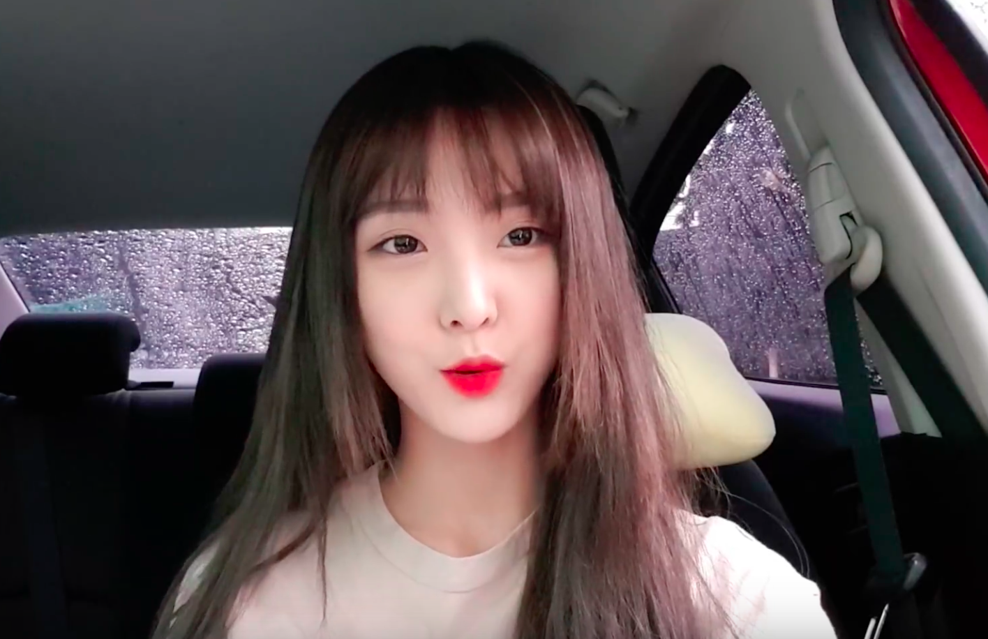 Không hổ danh hot girl hàng đầu Thái Lan, Nene tung clip cover Em gái mưa bằng tiếng Việt cực ngọt