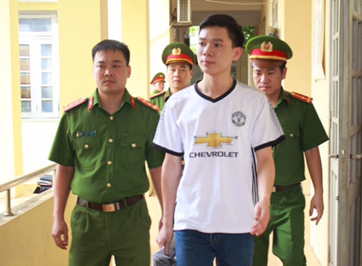 Vì sao bác sĩ Hoàng Công Lương phải hầu toà vụ 8 người tử vong?