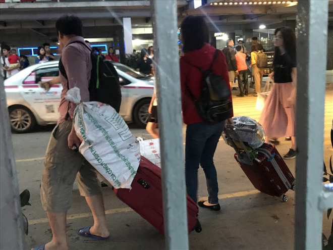 Người dân mệt nhoài trở lại thành phố sau kỳ nghỉ lễ 30/4 Người dân mệt nhoài trở lại thành phố sau kỳ nghỉ lễ 30/4