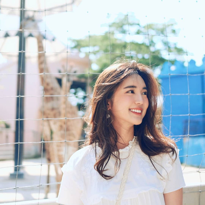 Loạt ảnh bắt trọn thần thái đỉnh cao và nụ cười toả nắng của nàng thơ Thái Lan