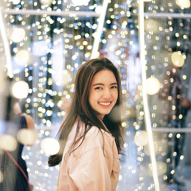 Loạt ảnh bắt trọn thần thái đỉnh cao và nụ cười toả nắng của nàng thơ Thái Lan Loạt ảnh bắt trọn thần thái đỉnh cao và nụ cười toả nắng của nàng thơ Thái Lan