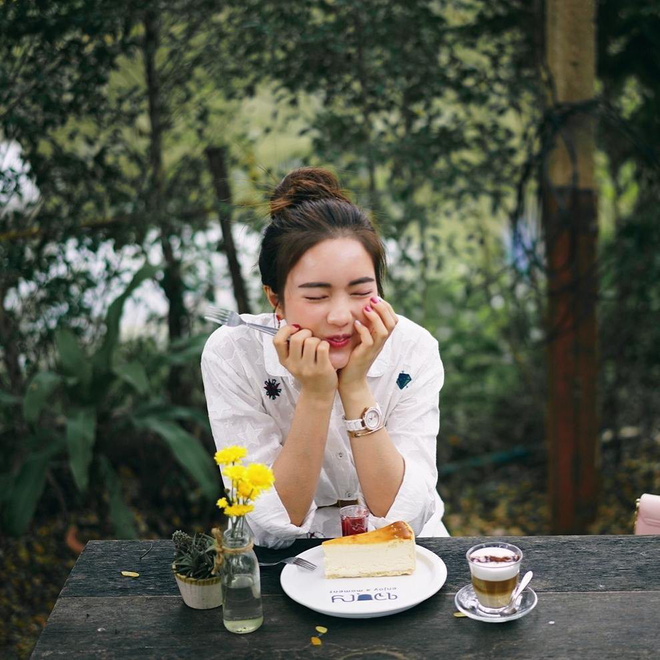 Loạt ảnh bắt trọn thần thái đỉnh cao và nụ cười toả nắng của nàng thơ Thái Lan