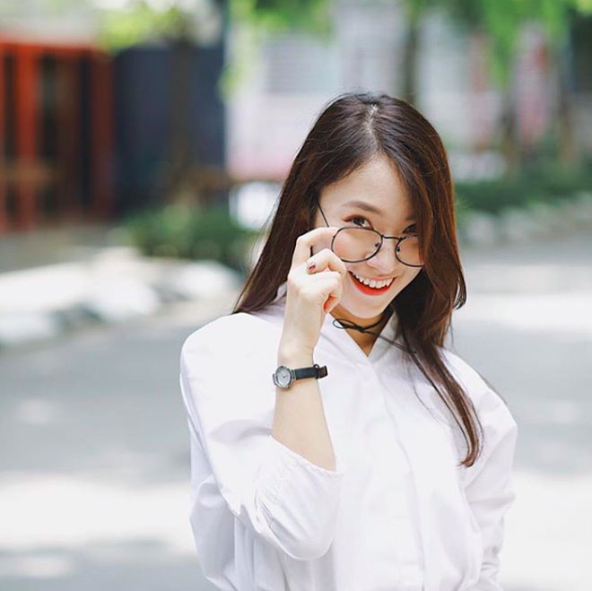 Để ý mới thấy dạo này trông Khánh Vy ra dáng quá, thần thái quyến rũ chẳng thua kém gì ai!