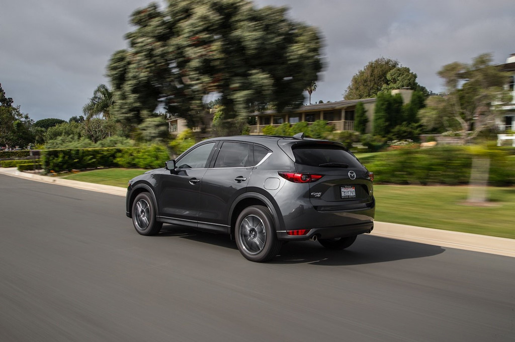 Nội thất Mazda CX-5 2017 đánh bại xe sang Lexus